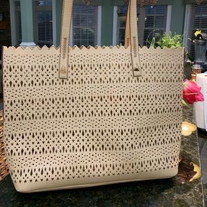 Stella & Dot Beige Avalon Tote
